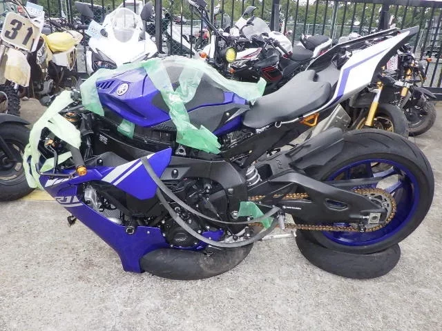 Yamaha YZF-R1
