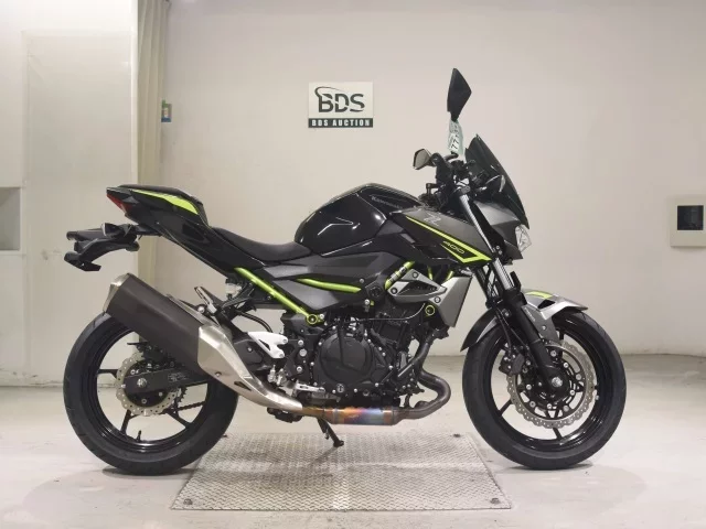 Kawasaki Z400-2 лот № 7713 оценка 5  с аукциона в Японии