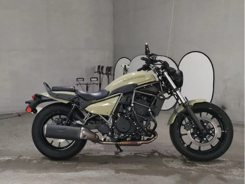 Kawasaki ELIMINATOR 400-1 лот № 7017 оценка 4.5  с аукциона в Японии