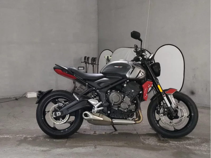 Triumph  TRIDENT 660 лот № 7022 оценка 5  с аукциона в Японии