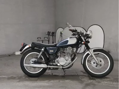 Yamaha SR400-1