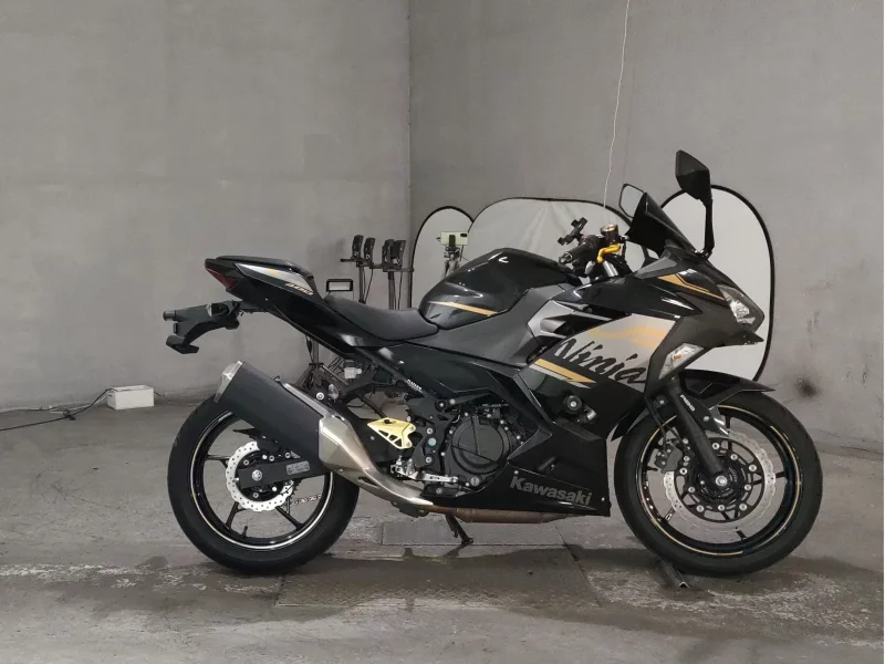 Kawasaki NINJA400