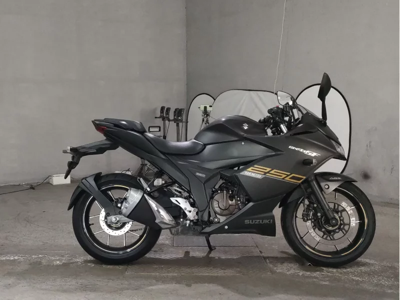 Suzuki JIKUSA-SF250 лот № 8126 оценка 4  с аукциона в Японии