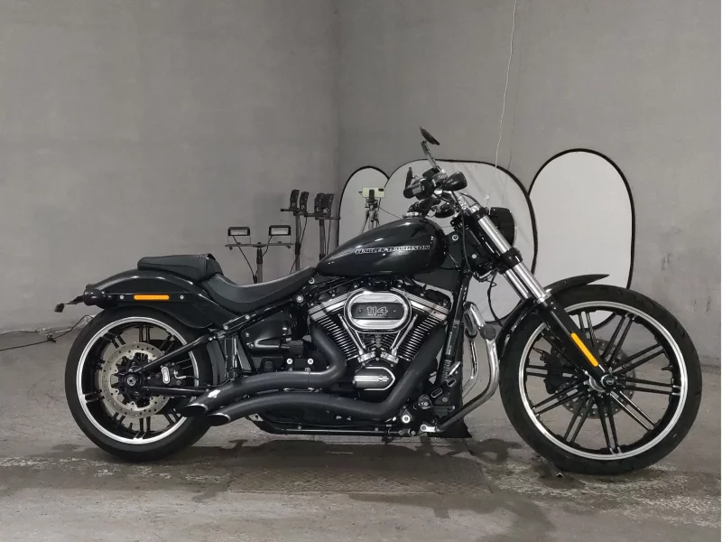 Harley-Davidson HARLEY FXBRS1870 лот № 8271 оценка 4  с аукциона в Японии