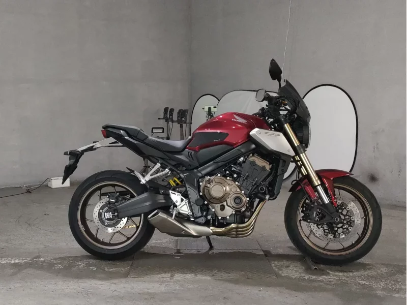 Honda CB650R лот № 8299 оценка 4  с аукциона в Японии