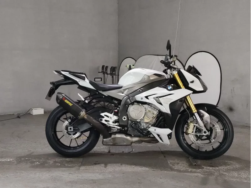 BMW  S1000R лот № 8319 оценка 4  с аукциона в Японии