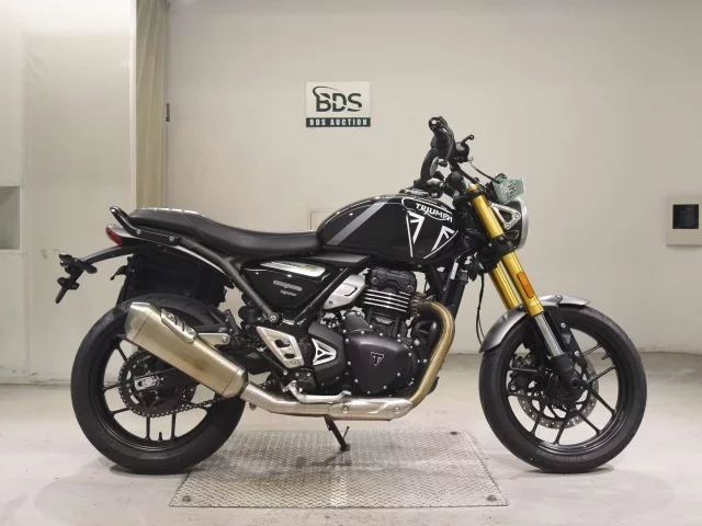 Triumph  SPEED 400 лот № 7645 оценка 5  с аукциона в Японии