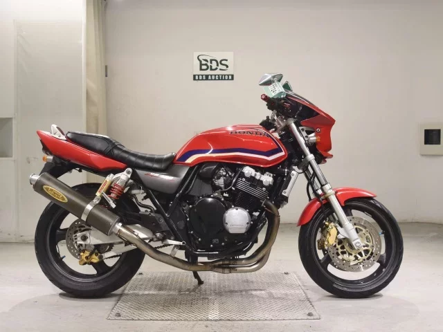Honda CB400SFV-1 лот № 7724 оценка 4  с аукциона в Японии
