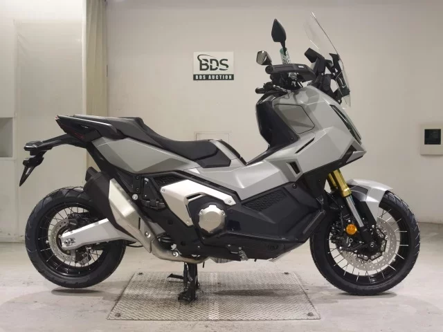 Honda X-ADV750-2 лот № 5158 оценка 9  с аукциона в Японии