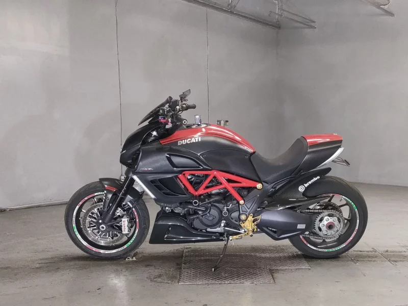 Ducati DUCATI DIAVEL CARBON