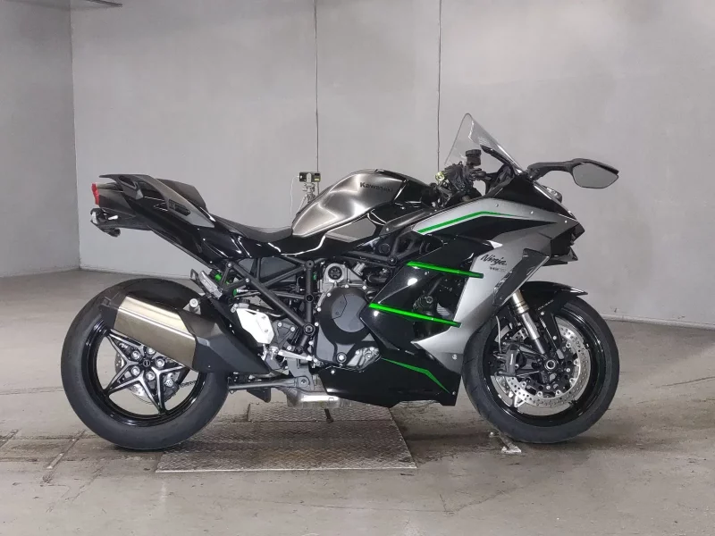 Kawasaki Ninja H2 SX SE лот № 5769 оценка 4.5  с аукциона в Японии