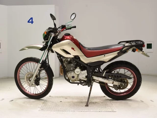 Yamaha SEROW 250