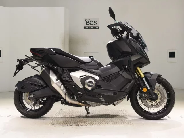 Honda X-ADV750-2 лот № 2681 оценка 6  с аукциона в Японии