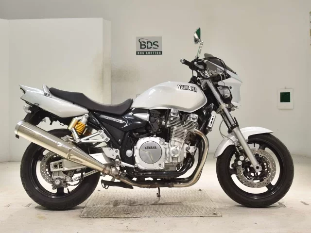 Yamaha XJR1300 лот № 0407 оценка 4  с аукциона в Японии