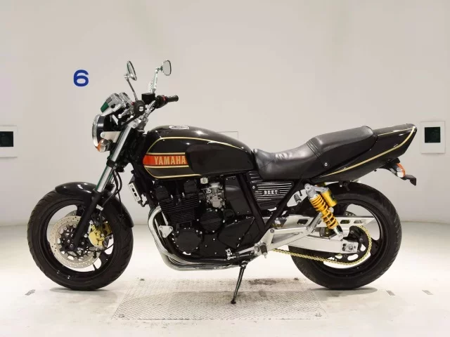Yamaha XJR400