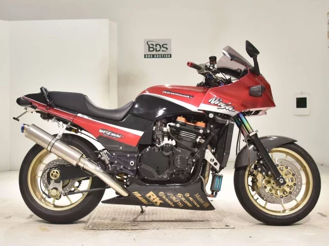 Kawasaki GPZ900R лот № 2706 оценка 4  с аукциона в Японии