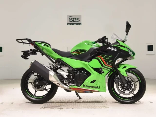 Kawasaki NINJA400-2 лот № 7623 оценка 6  с аукциона в Японии