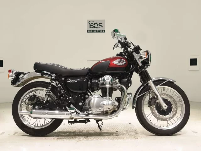 Kawasaki W800-2 лот № 5073 оценка 5  с аукциона в Японии