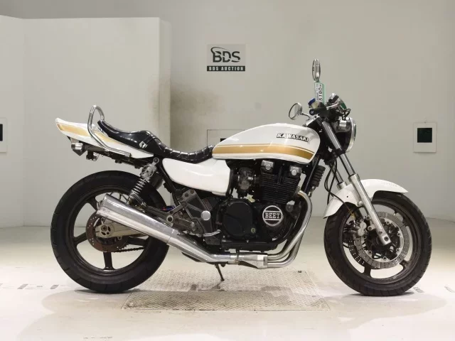 Kawasaki ZEPHYR400K лот № 5190 оценка 4  с аукциона в Японии