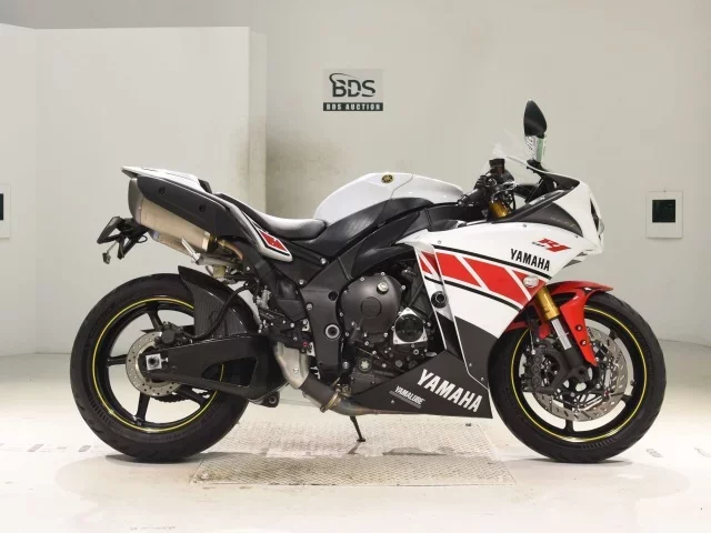 Yamaha YZF-R1 лот № 5316 оценка 4  с аукциона в Японии