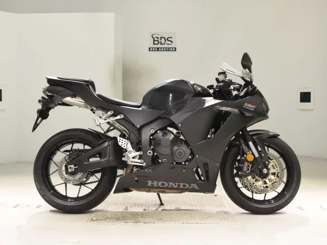 Honda CBR600RR-4 лот № 5136 оценка 7  с аукциона в Японии