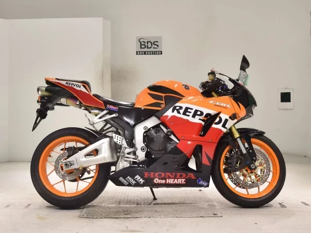 Honda CBR600RR лот № 2752 оценка 5  с аукциона в Японии