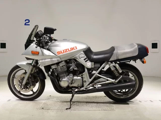 Suzuki GSX400S KATANA