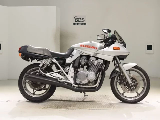 Suzuki GSX400S KATANA