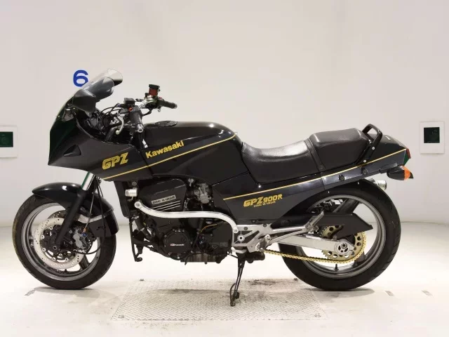 Kawasaki GPZ900R