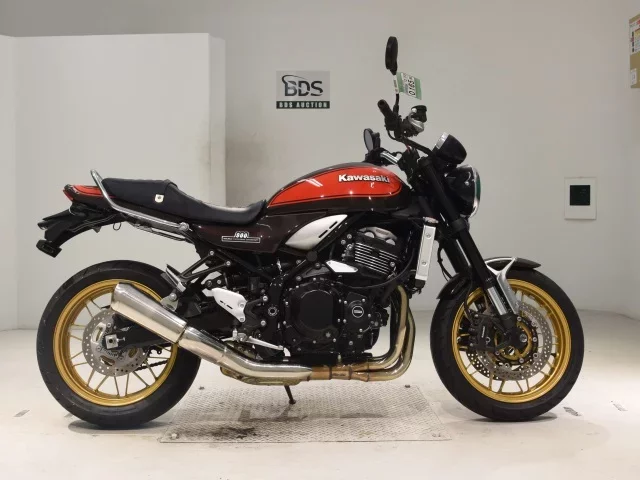 Kawasaki Z900RS лот № 0165 оценка 7  с аукциона в Японии