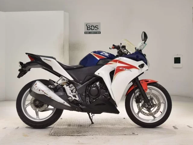 Honda CBR250R лот № 2759 оценка 4  с аукциона в Японии