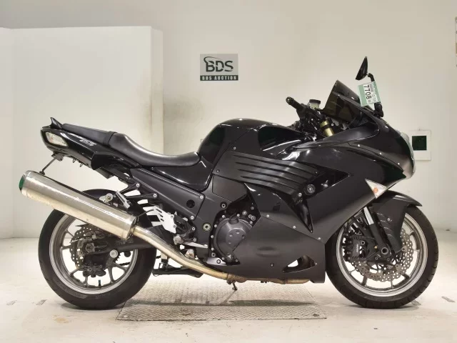 Kawasaki ZZR1400 лот № 7708 оценка 4  с аукциона в Японии