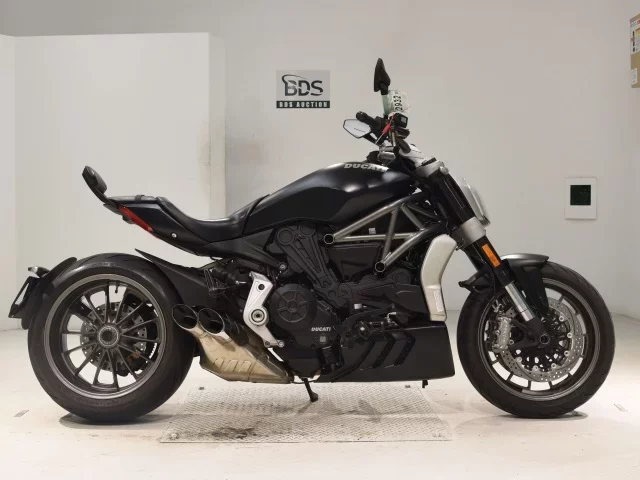 Ducati  X DIAVEL лот № 2932 оценка 4  с аукциона в Японии