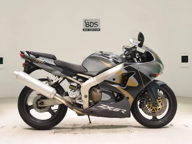 Kawasaki ZX-6R лот № 7676 оценка 4  с аукциона в Японии