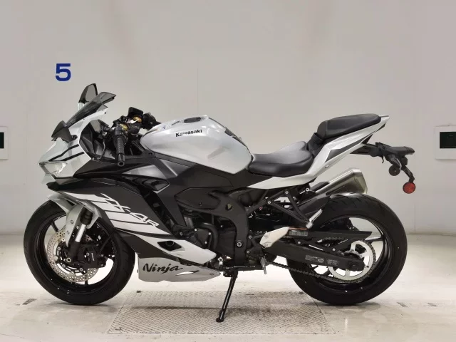 Kawasaki ZX-4R SE