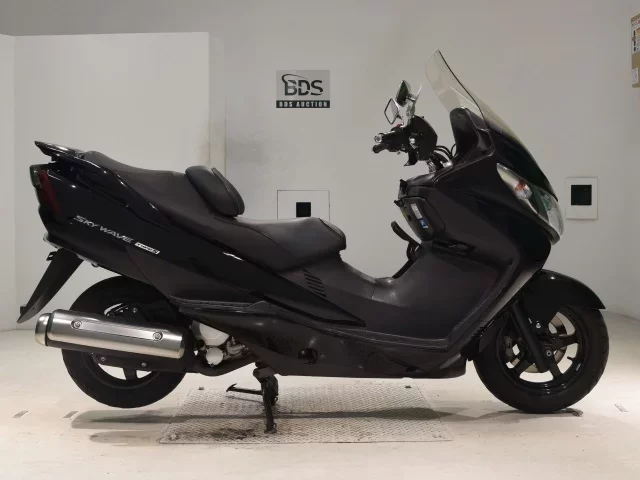 Suzuki SKYWAVE 250S-2 лот № 0432 оценка 4  с аукциона в Японии