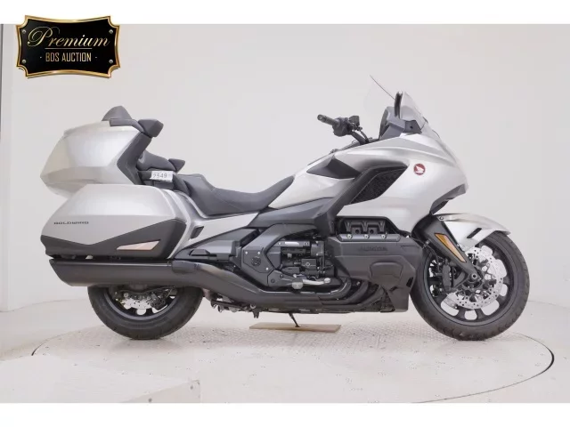 Honda GL1800 TOUR D лот № 2549 оценка 8  с аукциона в Японии
