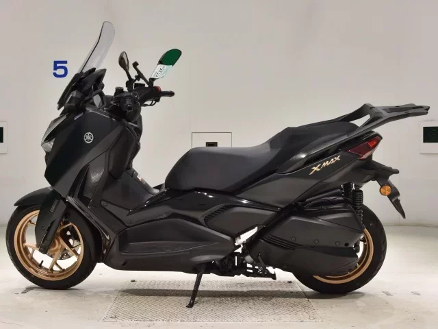 Yamaha X-MAX250-2
