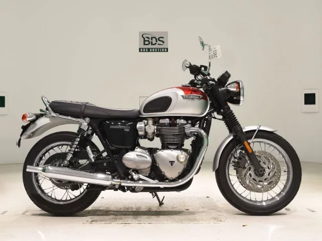 Triumph  BONNEVILLE T120 лот № 2953 оценка 5  с аукциона в Японии