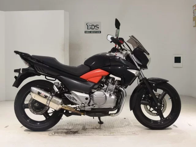 Suzuki GSR250 лот № 0160 оценка 4  с аукциона в Японии