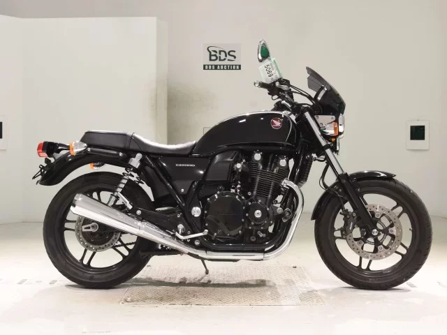 Honda CB1100A лот № 5069 оценка 5  с аукциона в Японии