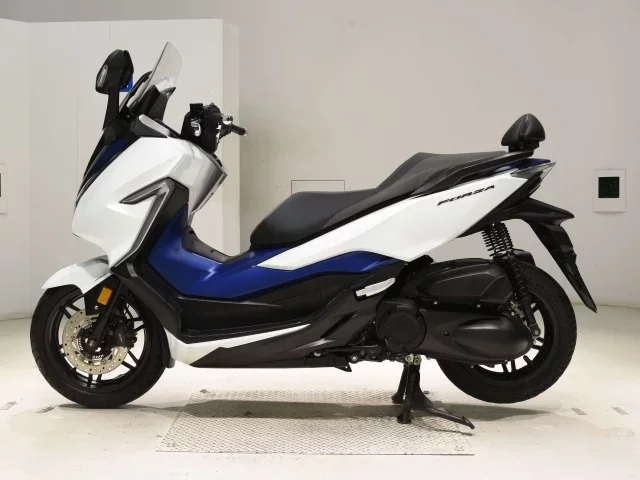 Honda FORZA -4