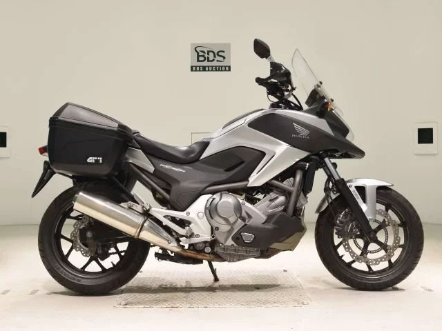 Honda NC700XD лот № 7964 оценка 4  с аукциона в Японии
