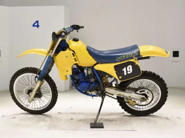 Suzuki RM125