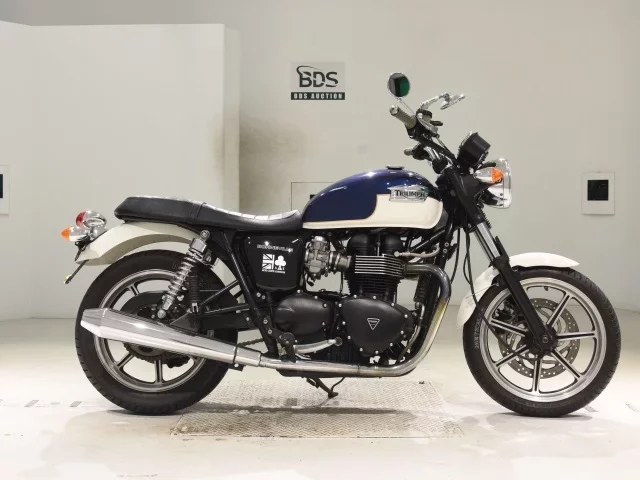 Triumph  BONNEVILLE SE лот № 2839 оценка 4  с аукциона в Японии