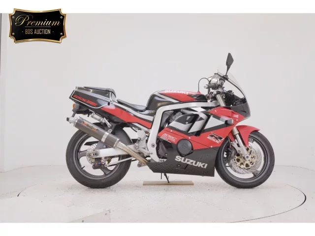 Suzuki GSX-R400R лот № 0041 оценка 4  с аукциона в Японии
