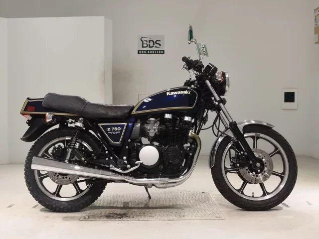 Kawasaki Z750FX лот № 0374 оценка 4  с аукциона в Японии