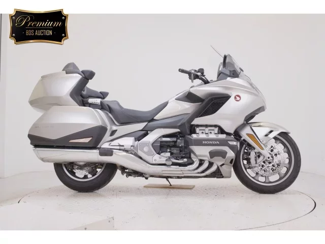 Honda GL1800 TOUR D лот № 0059 оценка 6  с аукциона в Японии