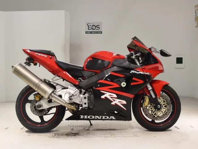 Honda CBR954RR лот № 0157 оценка 4  с аукциона в Японии