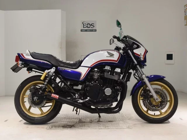Honda CB750 лот № 0363 оценка 4  с аукциона в Японии